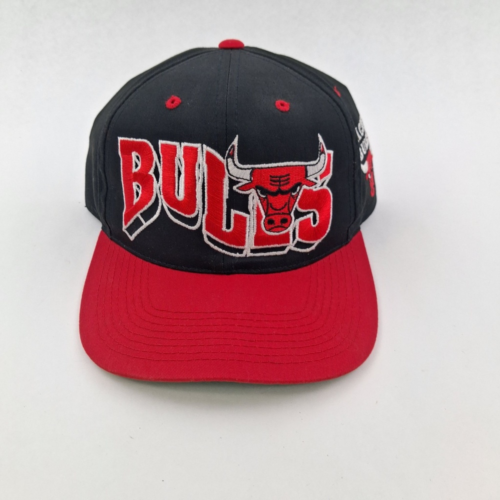 Chicago Bulls Hat Cap Snap Back Mens One Size Black Red NBA Basketball Team
